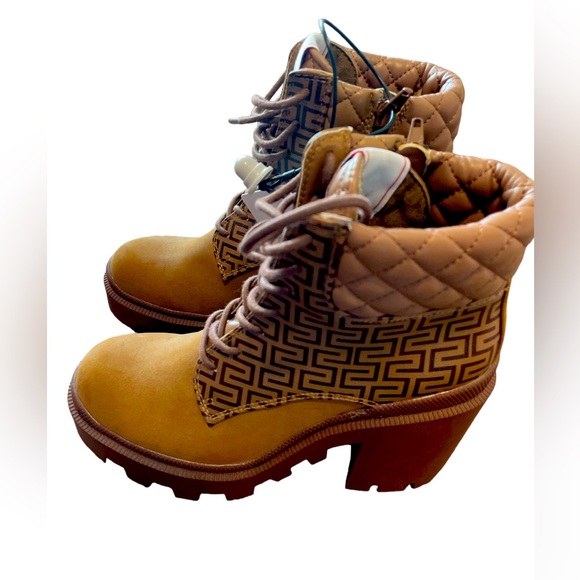 Steve Madden Leather  Aryn 6.5 New Boots Chunky Heel - Picture 2 of 7